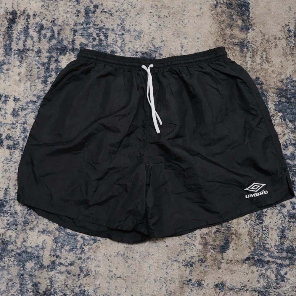 Vintage Umbro Shorts Mens XL Black Nylon 5"Inseam Soccer Logo 90s USA